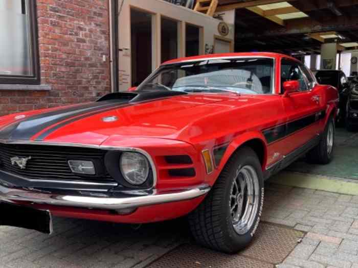 FORD MUSTANG 1