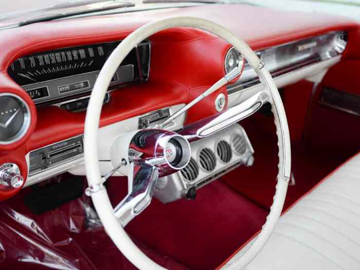 Cadillac coupé de ville 1960 4
