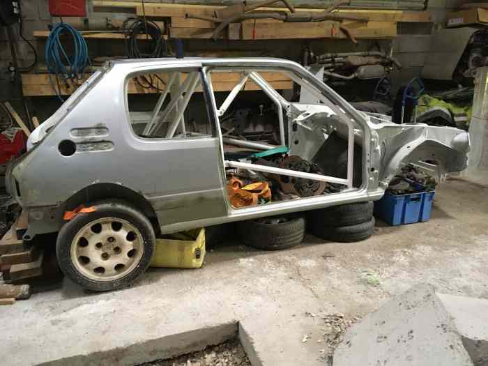caisse 205 GTI 1
