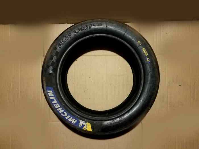 Pneus Michelin P01 en 16 pouces pièces et voitures de course à vendre, de rallye et de circuit.