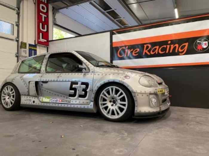 RENAULT CLIO V6 TROPHY 4