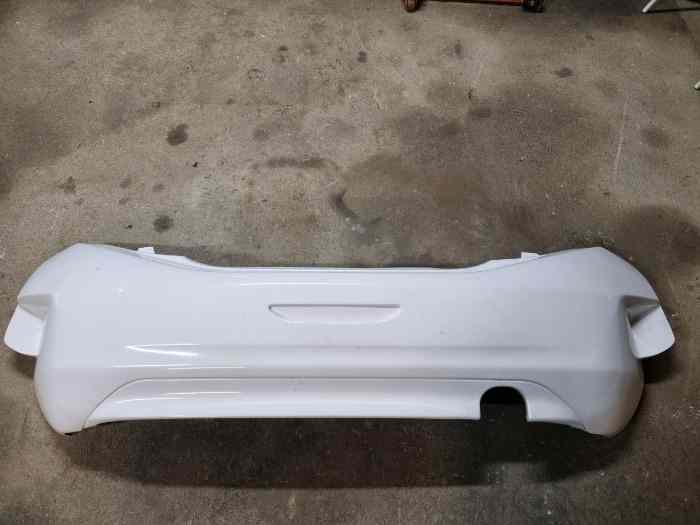 Pare choc arriere 208 type R5