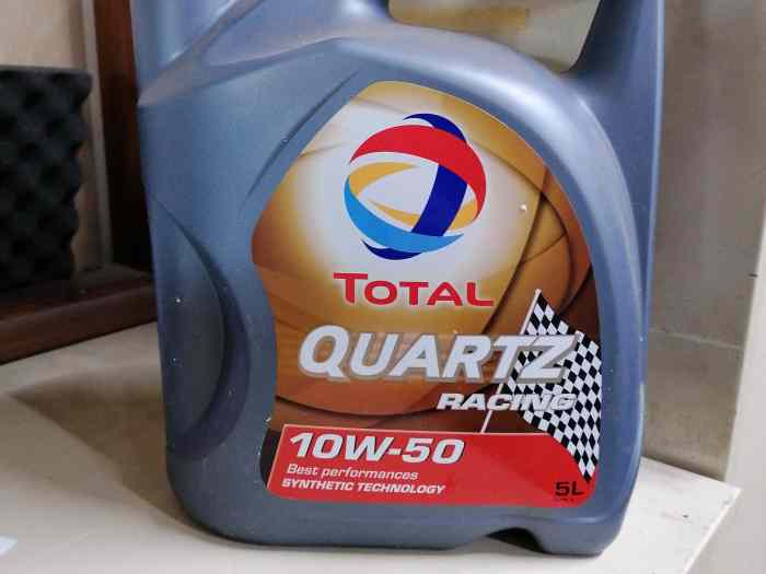 Huile 10w50 Total quartz Racing