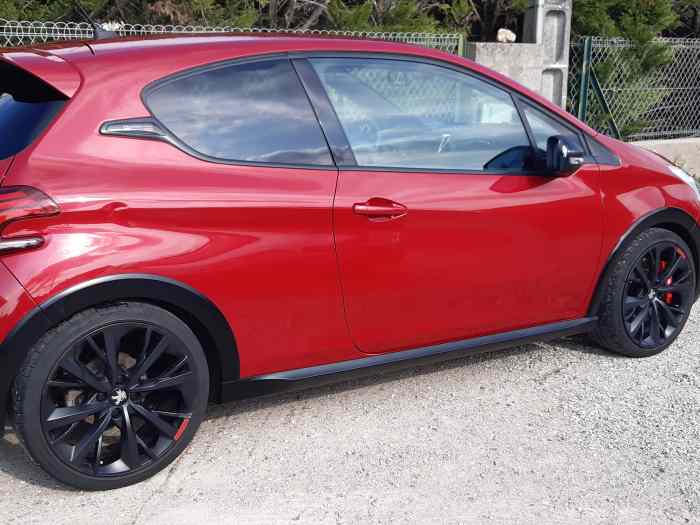 208 Gti By peugeot sport 1