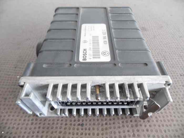 CALCULATEUR MOTEUR 030906022C / 0261200330 VW POLO G40 0