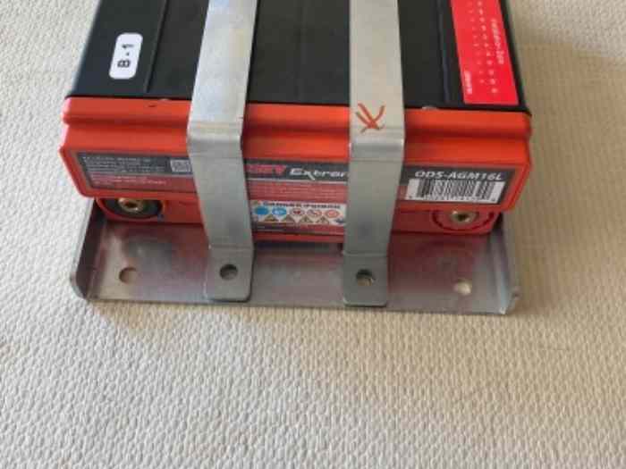 Support batterie sèche odyssey 680 1