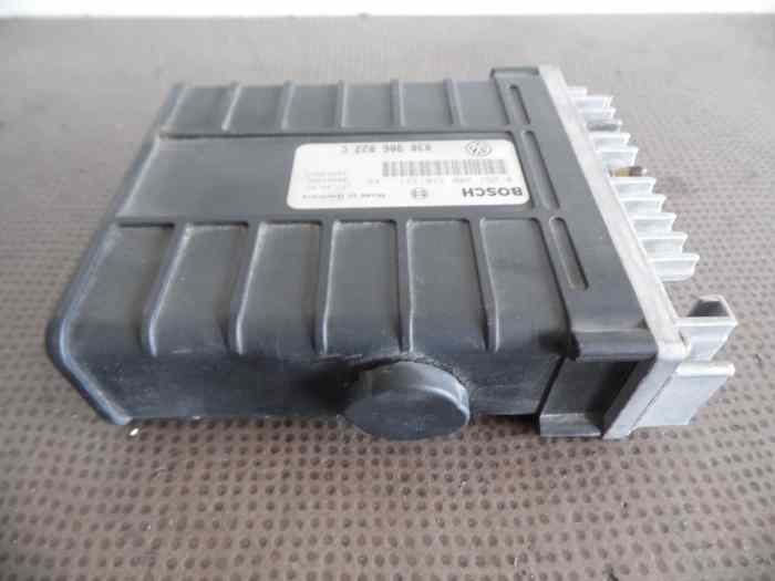 CALCULATEUR MOTEUR 030906022C / 0261200330 VW POLO G40 2