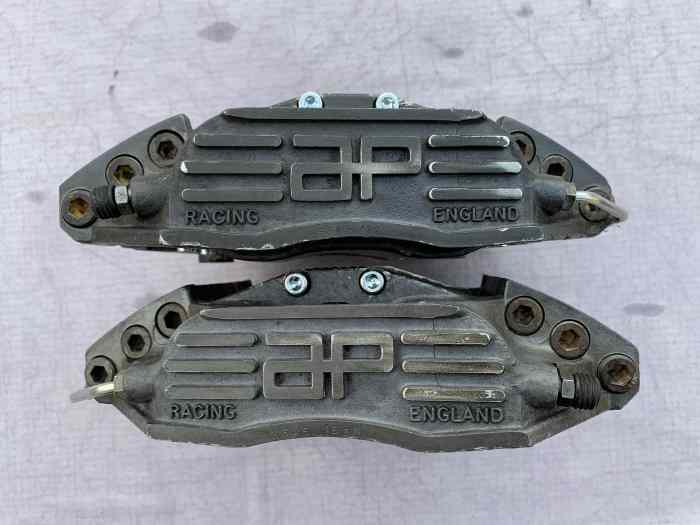 2 étriers AP RACING 4 PISTONS 1