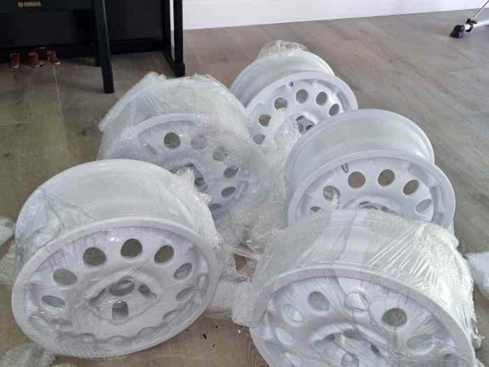 5 Peugeot 205 Turbo 16 Magnesium wheels – photo 1 sur 6