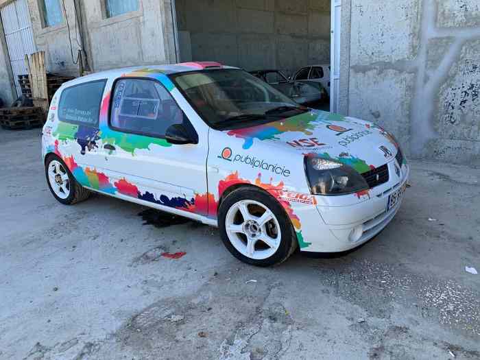 VEND RENAULT CLIO 1,6 16V (2001)