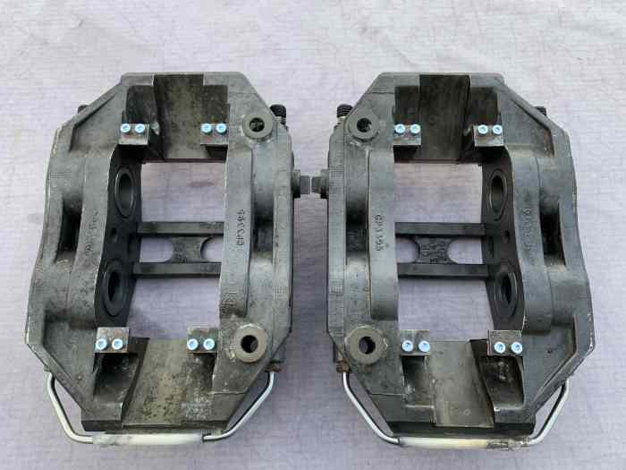2 étriers AP RACING 4 PISTONS 3