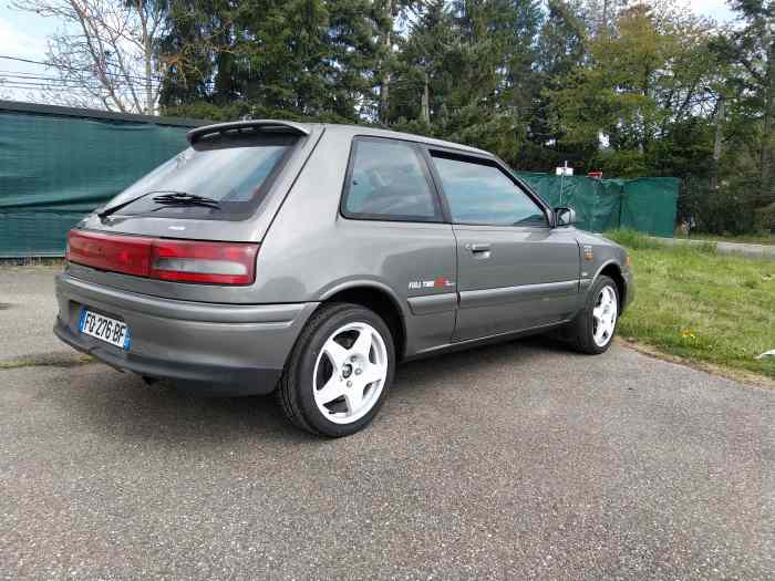 Mazda 323 GTR restauré numéro 109/200 1