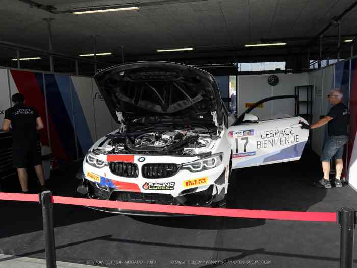 BMW M4 GT4 1