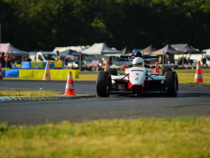 Formule Renault Tatuus FR2000 2