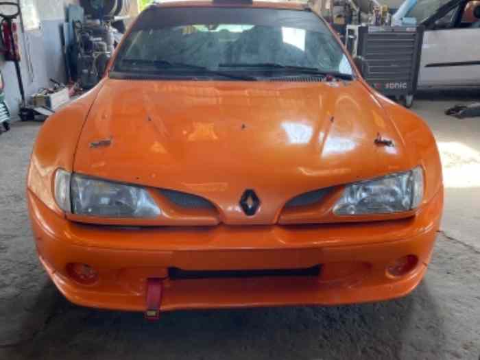 Megane maxi f2000 14 – photo 2 sur 4