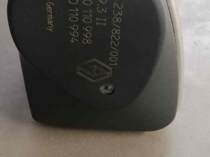 Boîtier papillon clio 3 RS neuf 2