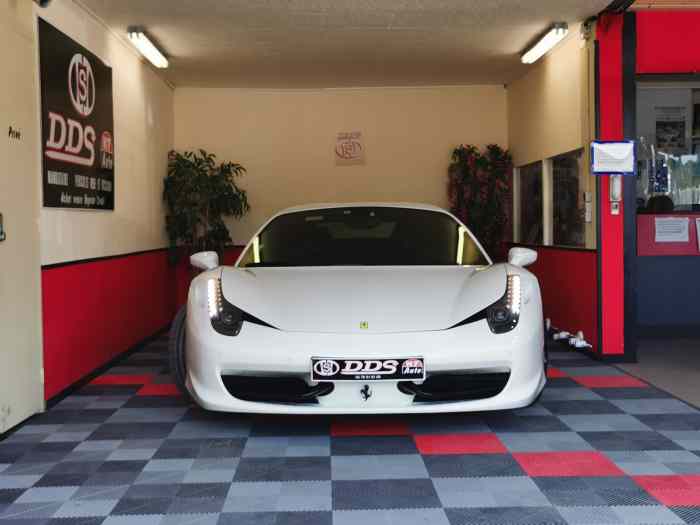 FERRARI 458 ITALIA 2