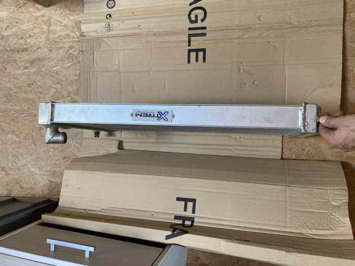 Radiateur alu gros volume 205 GTI 1