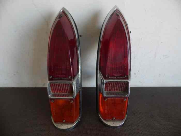 FEUX ARRIERE PEUGEOT 404 COUPE ET CABRIOLET 0