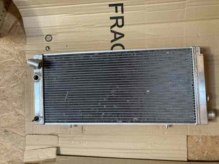 Radiateur alu gros volume 205 GTI 2