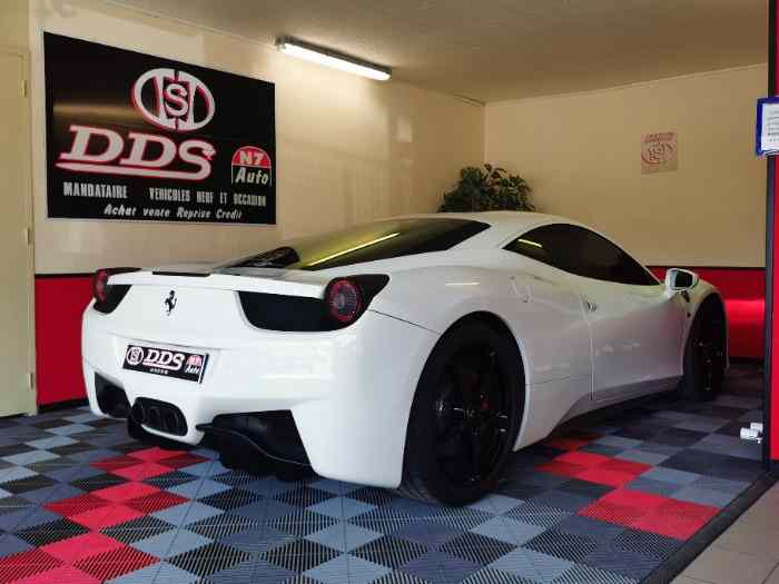 FERRARI 458 ITALIA 1