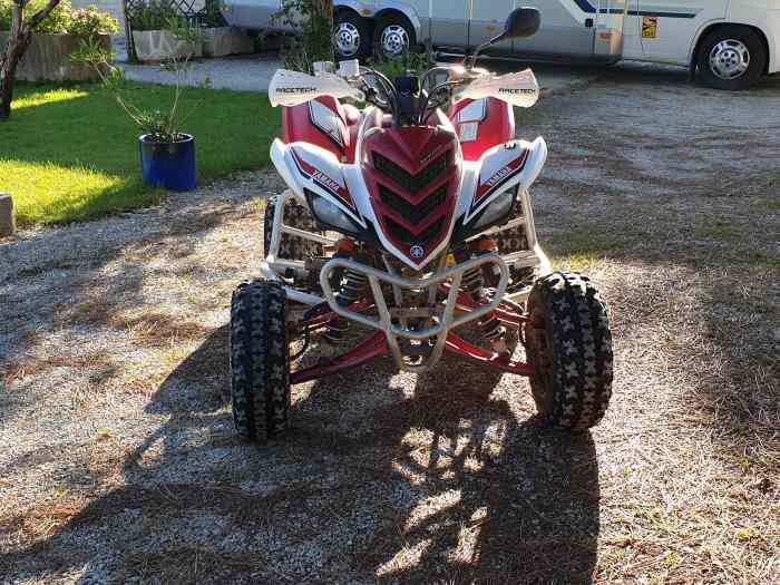 Yamaha 700 raptor carbon red 1