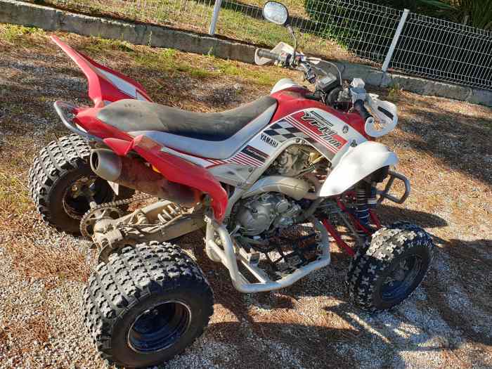 Yamaha 700 raptor carbon red 2