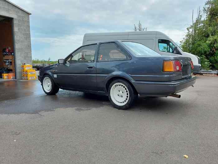 Toyota Corolla AE86 1600 16V twin cam 1