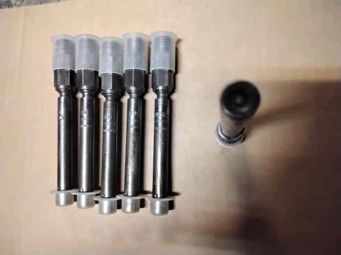 6 injecteurs sierra xr4 i v6 ref 0437502025 marque bosch 2