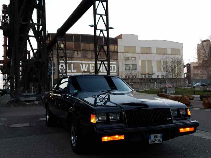 Buick Regal Grand National 3.8 V6 Turbo 2