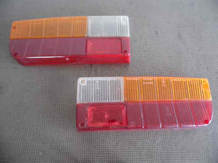 CABOCHONS DE FEUX ALFA ROMEO GT 2000 V...