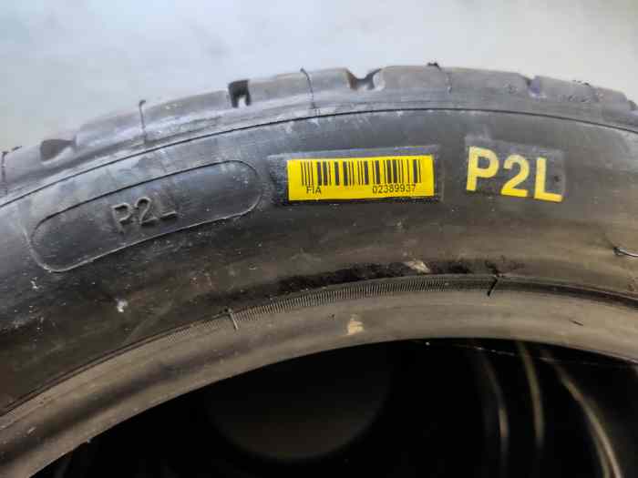 4 pneus Michelin pluie et piste séchante 1