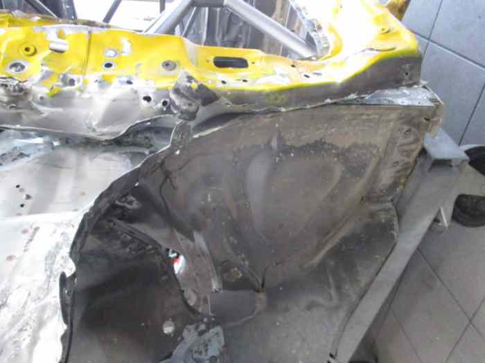 Clio R3 Max damaged body 4