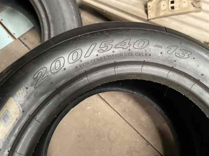 4 Pneus slick Pirelli P zero en 250/575-13 et 200/540-13 1
