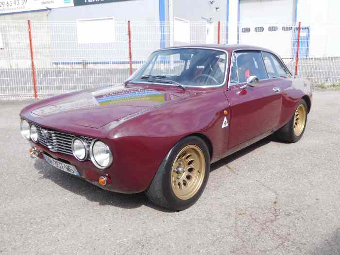 Alaf Romeo Giulia GT 2000 GTAm replica 0