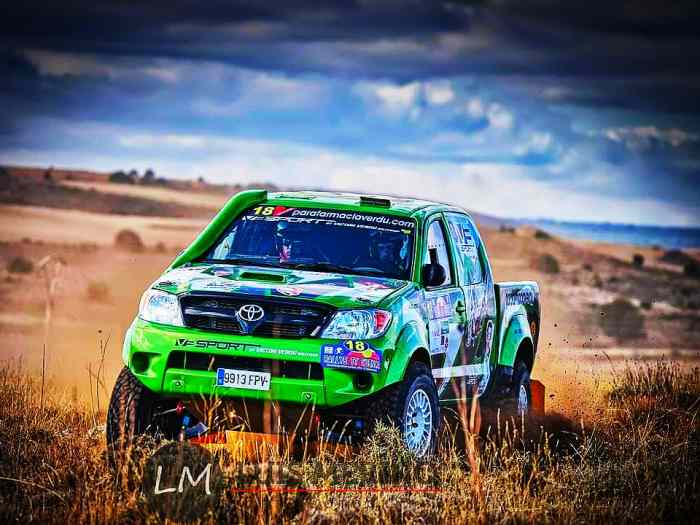 Toyota Hilux de Competición 4x4 3.000 cc Turbo Diesel Todo Terreno TT Tracción 4 0