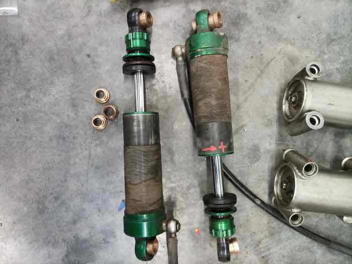 Vends 4 amortisseurs 3 voies Alp suspension pour 306 2