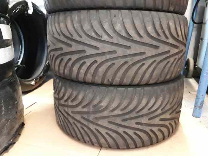 Pneus slick pluie Dunlop 245/650 R18 2