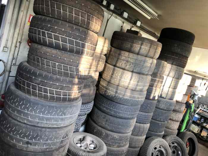Déstockage de Pneus Compétition Rallye...