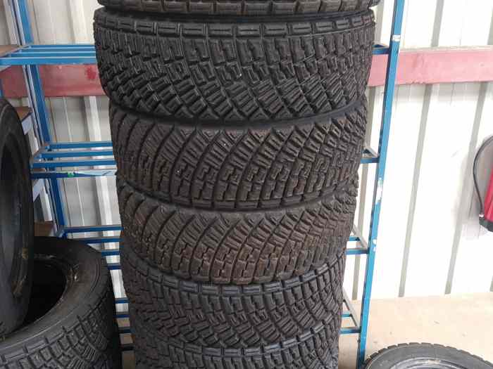vend Lot ou par paire pneu rallye terre Michelin 16/64/15 2