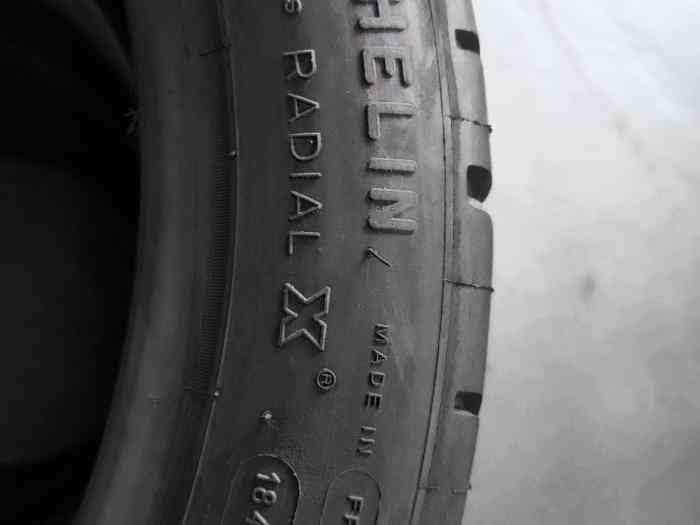 4 pneus Michelin pluie et piste séchante 3