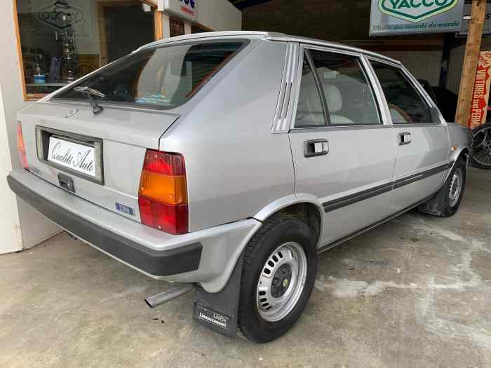 Lancia Delta 1300 – photo 2 sur 5