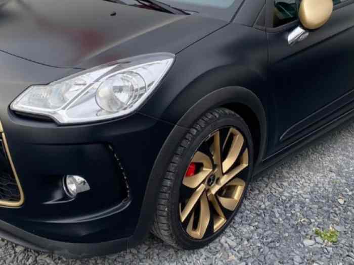 DS3 RACING GOLD MAT 4