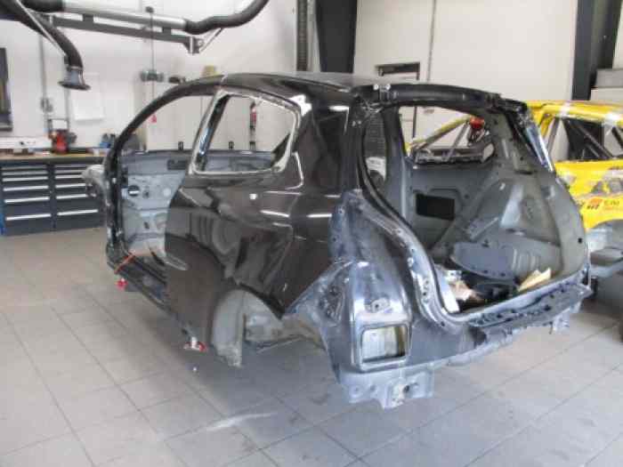 Clio 3 RS Body/small rear end damage 1