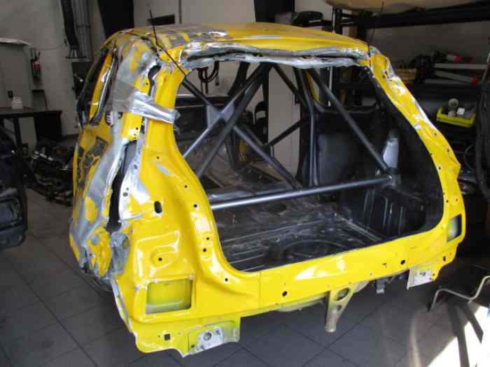 Clio R3 Max damaged body 1