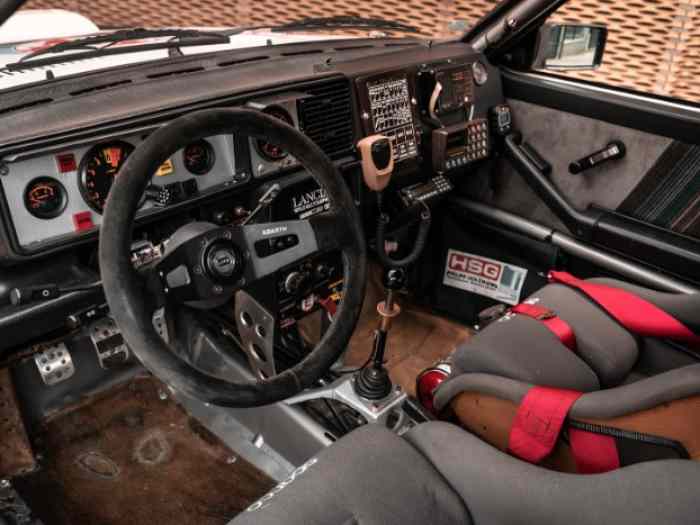 LANCIA DELTA HF INTEGRALE 8V GR. A - 1989 2