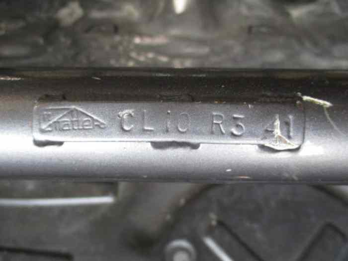 Clio R3 Max damaged body 3