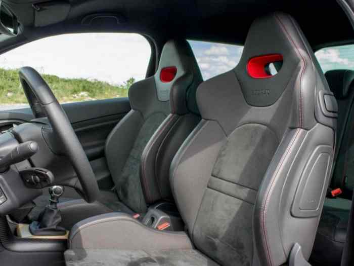 DS3 RACING GOLD MAT 1