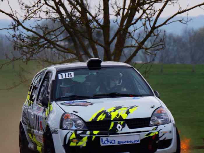 Clio f2000