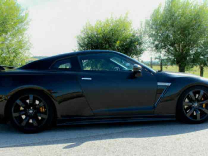 Nissan Nissan GTR Black Edition 0